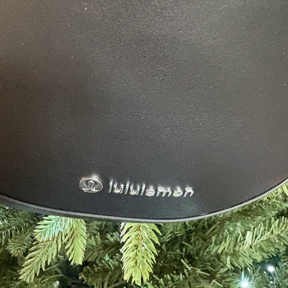 lululemon athletica cactus leather Black Crossbody barrel bag - Picture 2 of 4